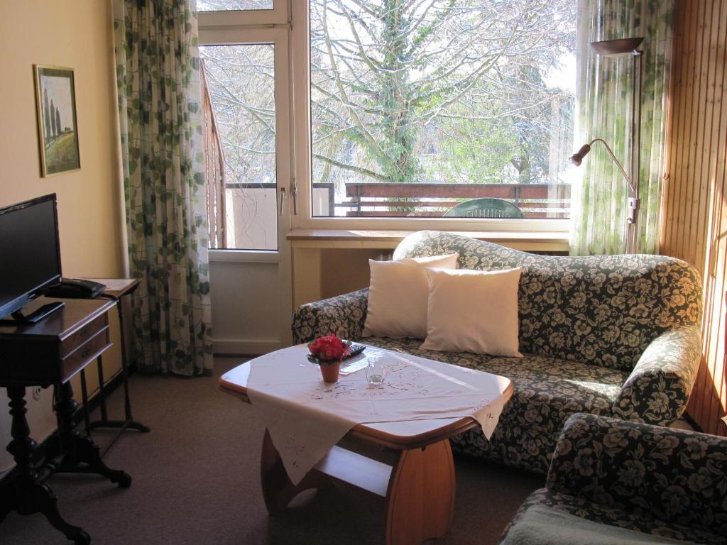 Hotel-Cafe "Schauinsland" Horn-Bad Meinberg Oda fotoğraf