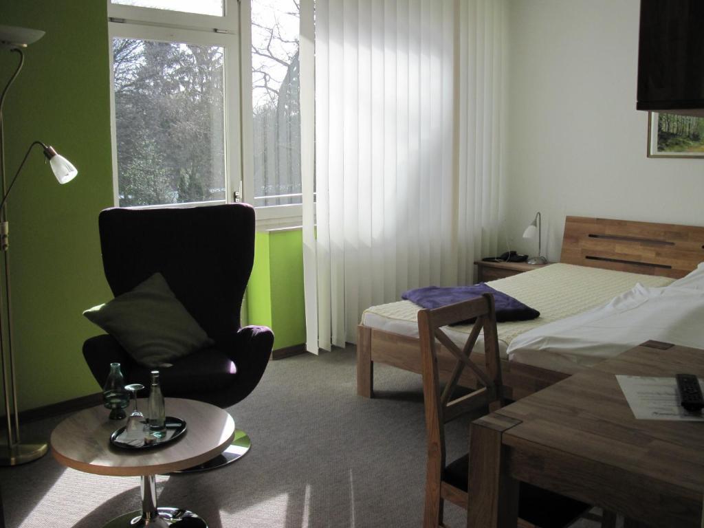 Hotel-Cafe "Schauinsland" Horn-Bad Meinberg Dış mekan fotoğraf