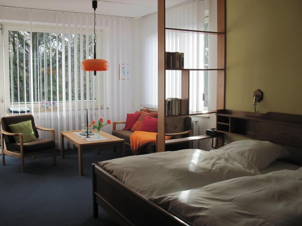 Hotel-Cafe "Schauinsland" Horn-Bad Meinberg Oda fotoğraf
