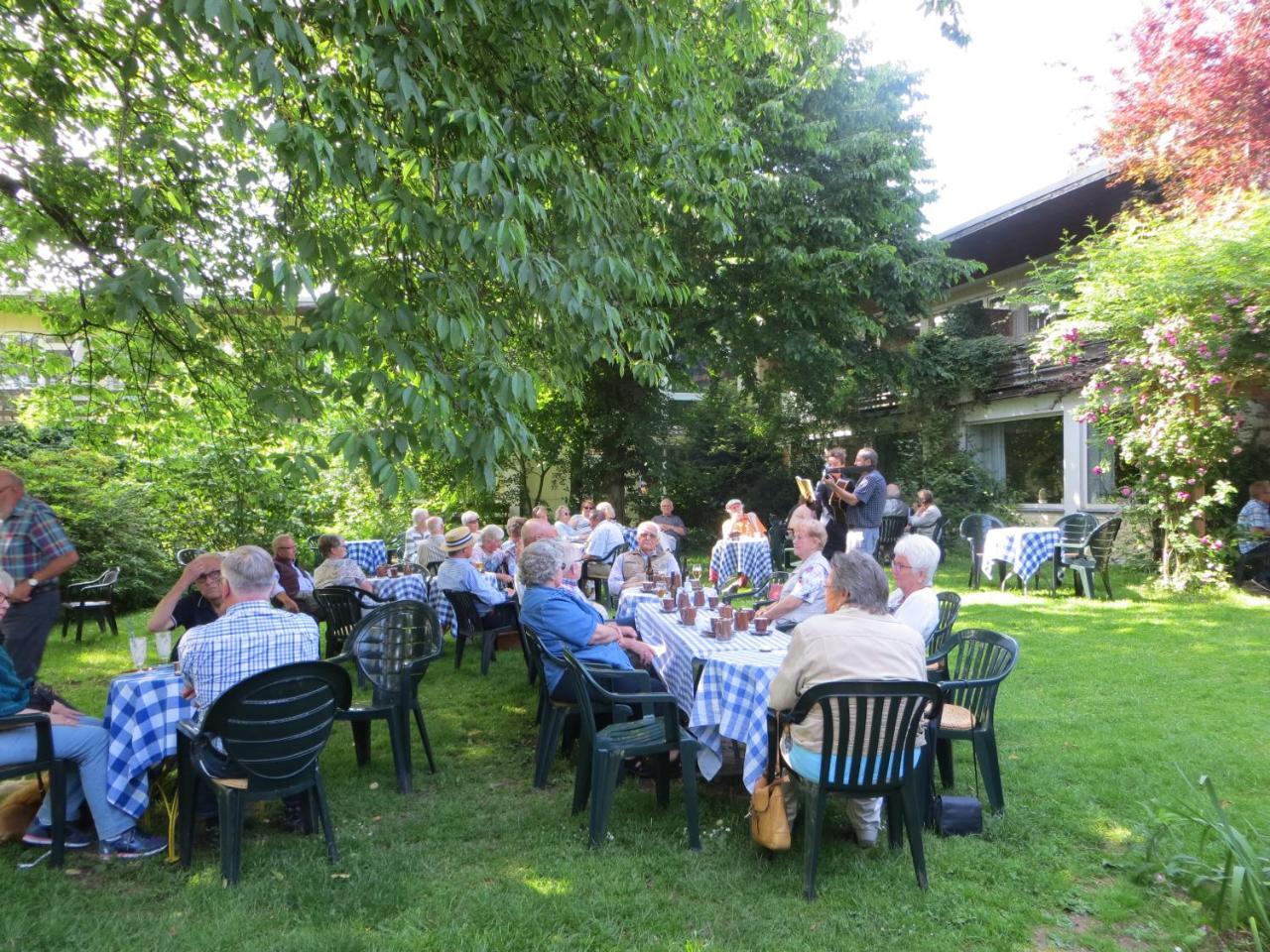 Hotel-Cafe "Schauinsland" Horn-Bad Meinberg Dış mekan fotoğraf