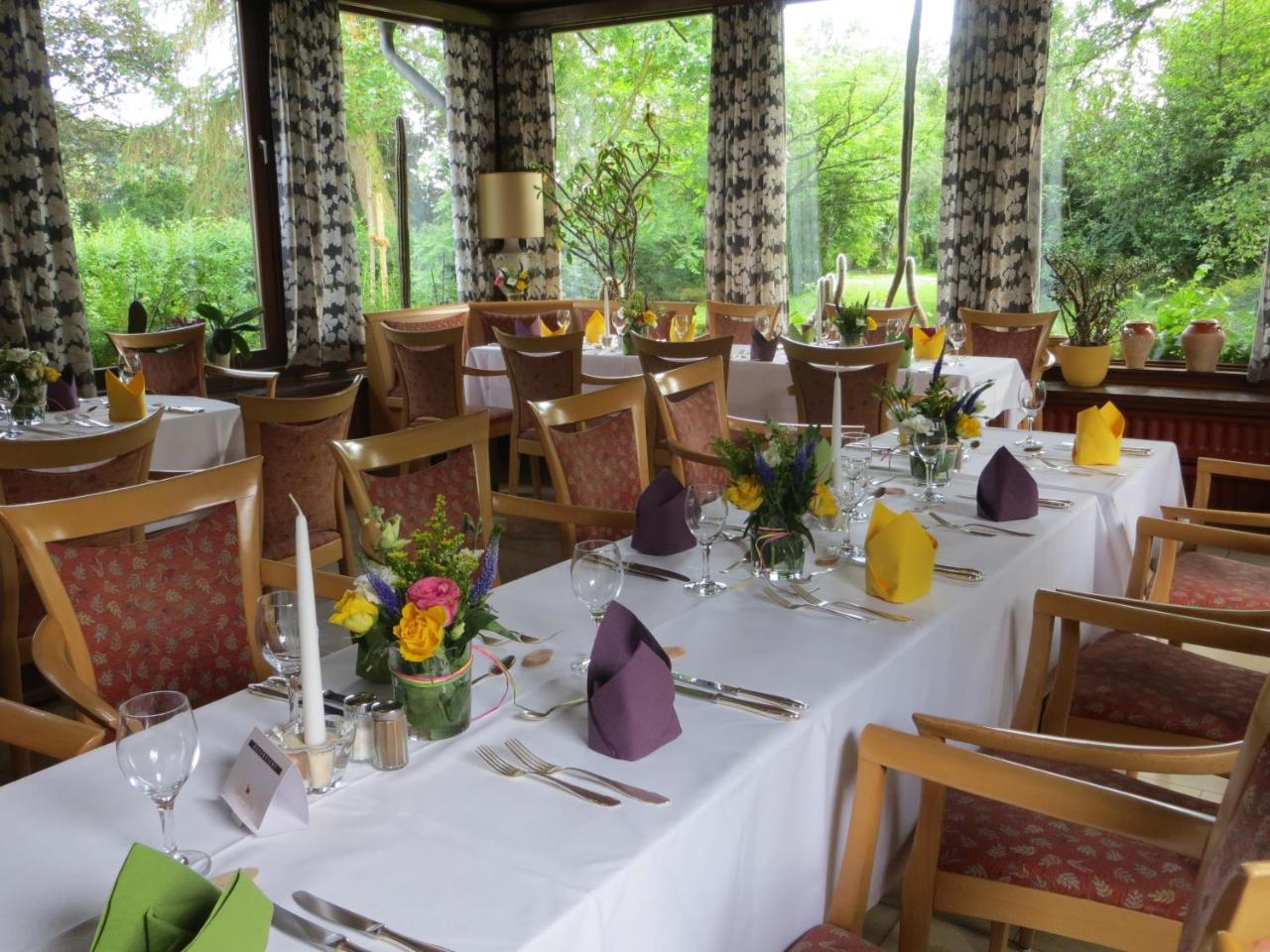 Hotel-Cafe "Schauinsland" Horn-Bad Meinberg Dış mekan fotoğraf